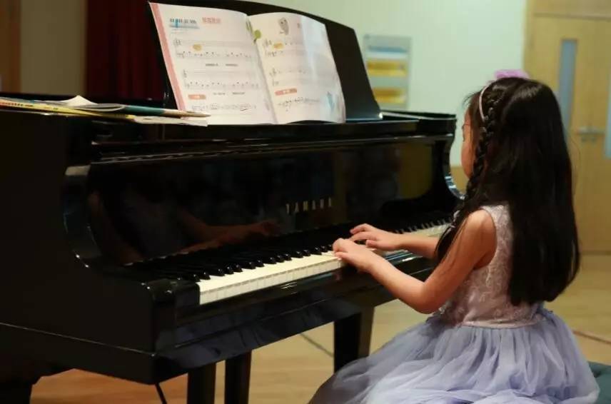 孩子彈鋼琴，手型一定要規范嗎？